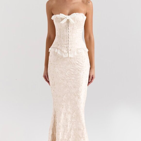 New House of CB Mara Skirt - Picture 2 of 6